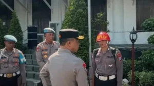 kapolrestabes-surabaya-memerintahkan-oknum-satlantas-berinisial-s-yang-diduga-melakukan-pungli-rp-1-juta-saat-urus-surat-kecelakaan-untuk-didemosi-instagram-at-luthfiedaily-S5GKG
